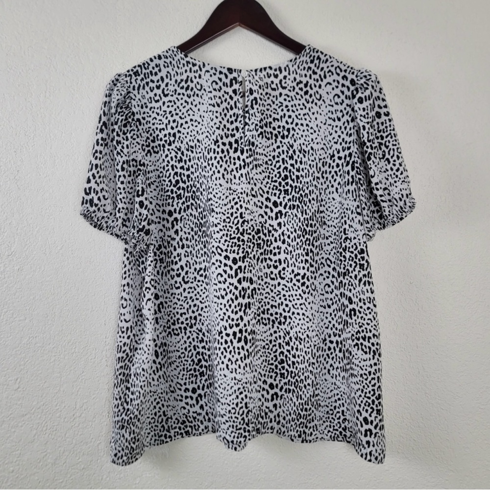 Worthington black and white leopard blouse 🖤 - Picture 2 of 9